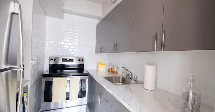 2360 Dundas Street West, Toronto, ON, M6P 4B1 - 15
