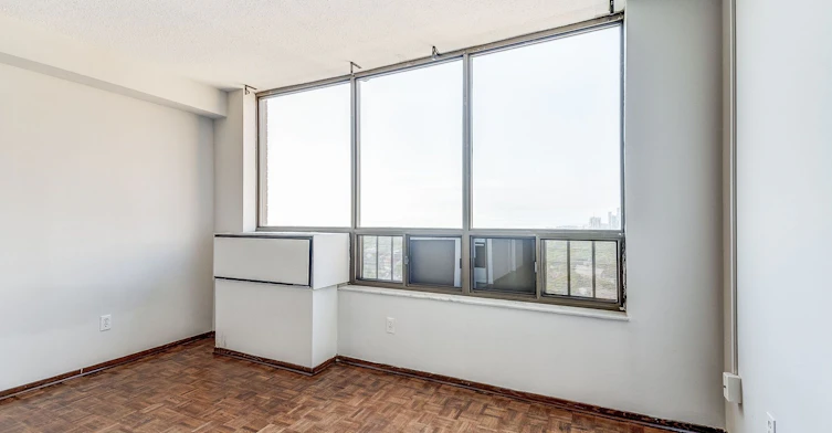 2360 Dundas Street West, Toronto, ON, M6P 4B1