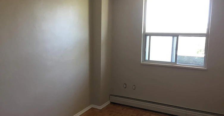 150 Paisley Boulevard W, Mississauga, ON, L5B 1E8 - 4