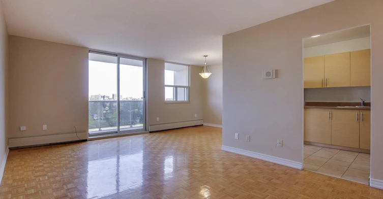 150 Paisley Boulevard W, Mississauga, ON, L5B 1E8