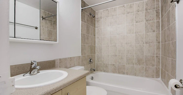 150 Paisley Boulevard W, Mississauga, ON, L5B 1E8 - 2