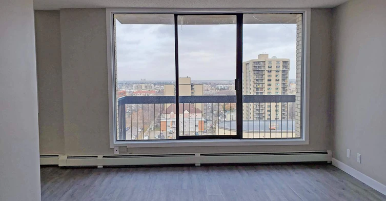502-10035 114 Street NW, Edmonton, AB, T5K 1R6 - 2