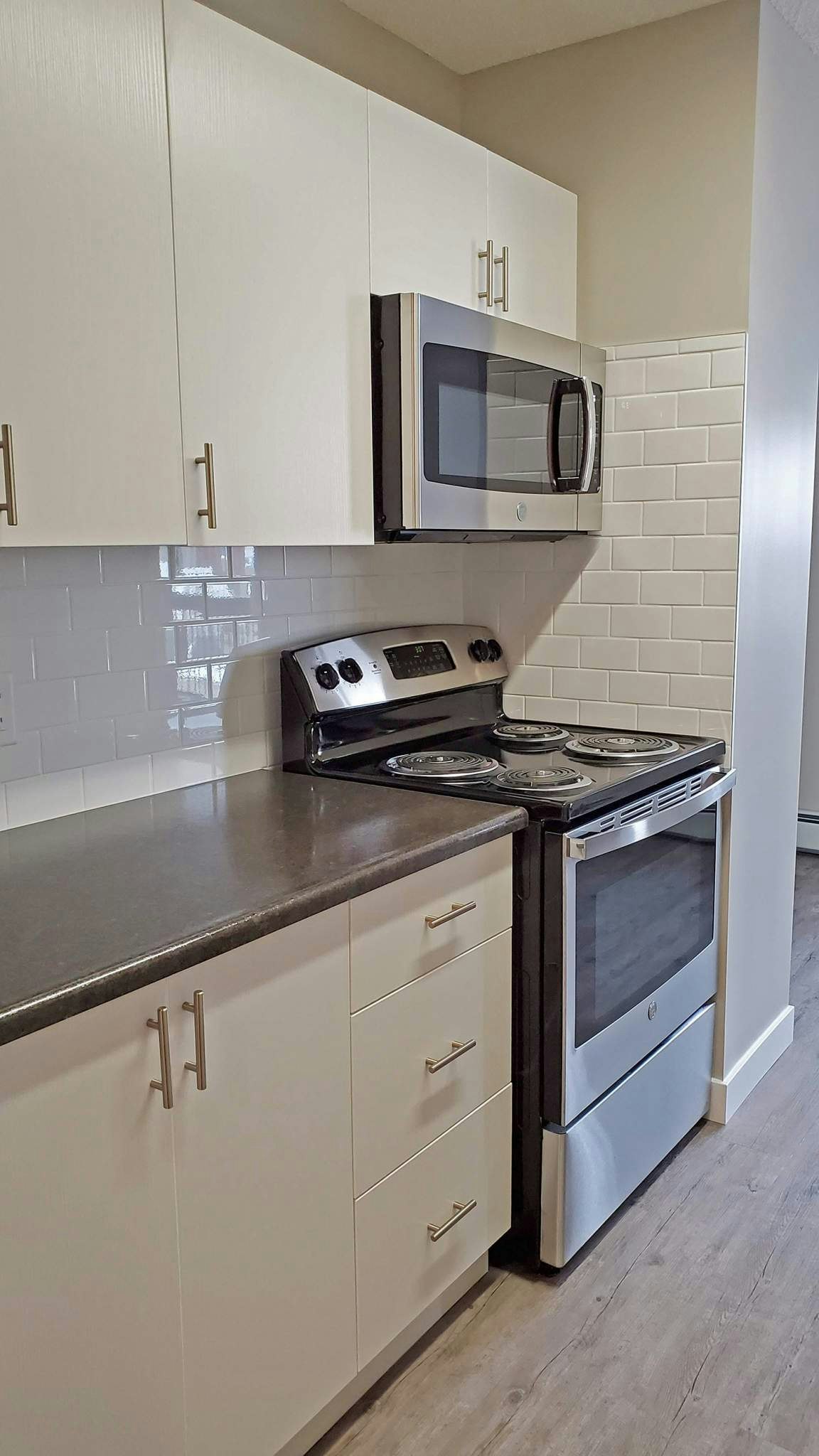 502-10035 114 Street NW, Edmonton, AB, T5K 1R6 - 4