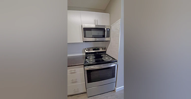 502-10035 114 Street NW, Edmonton, AB, T5K 1R6 - 5
