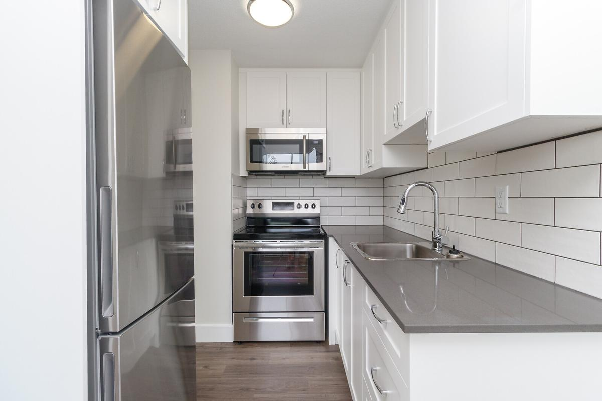 0409-1928 Lee Avenue, Victoria, BC, V8R 4W8 - 3