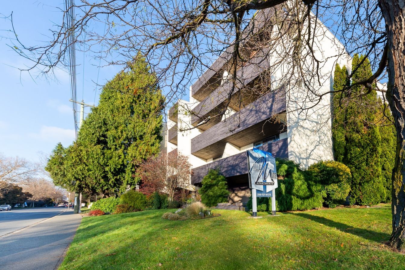 406-3819 Shelbourne Street, Saanich, BC, V8P 5N3