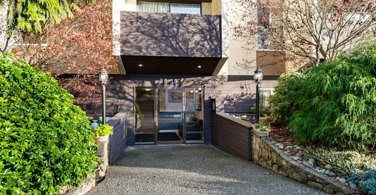 406-3819 Shelbourne Street, Saanich, BC, V8P 5N3 - 2