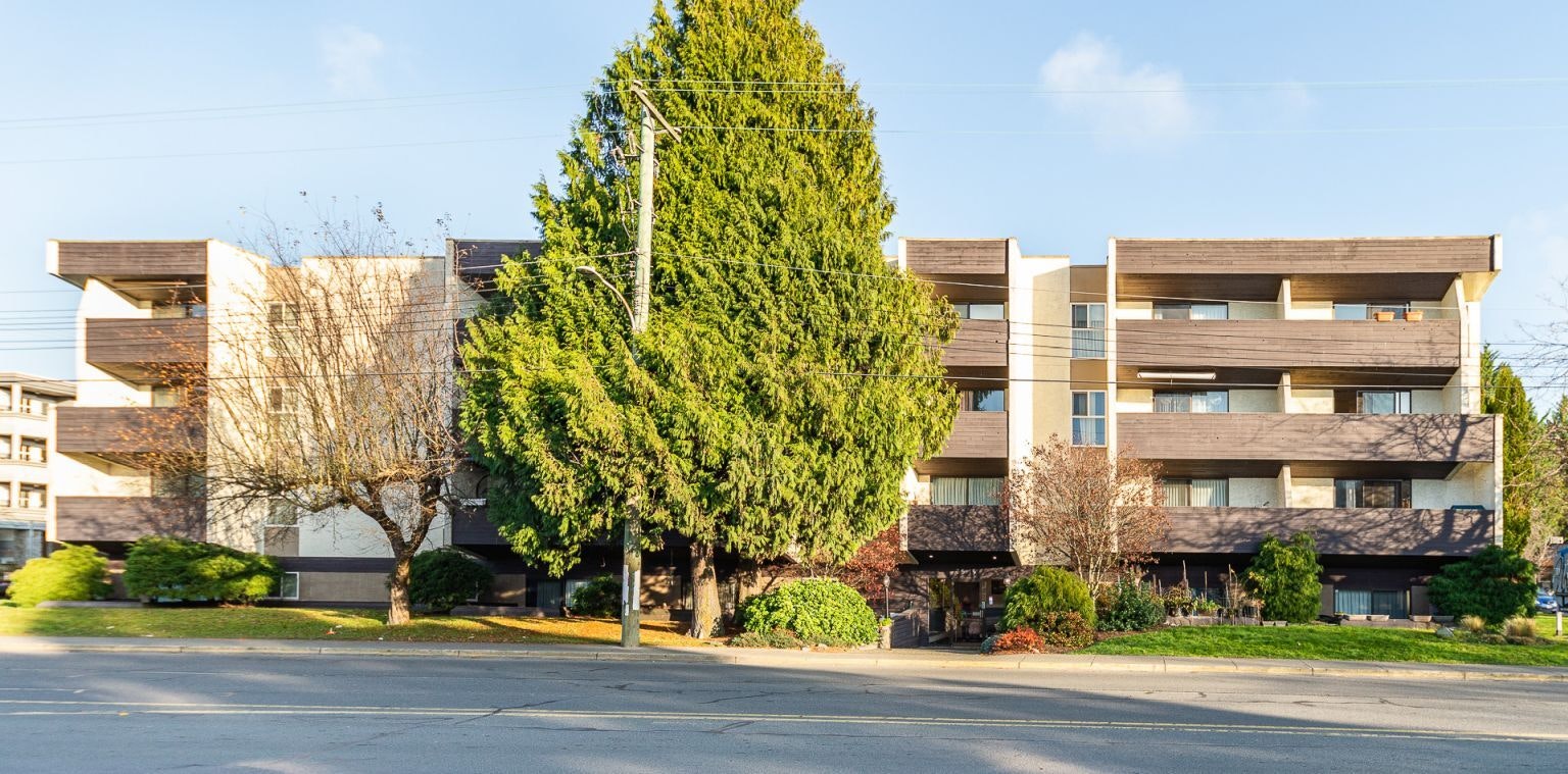 406-3819 Shelbourne Street, Saanich, BC, V8P 5N3 - 3