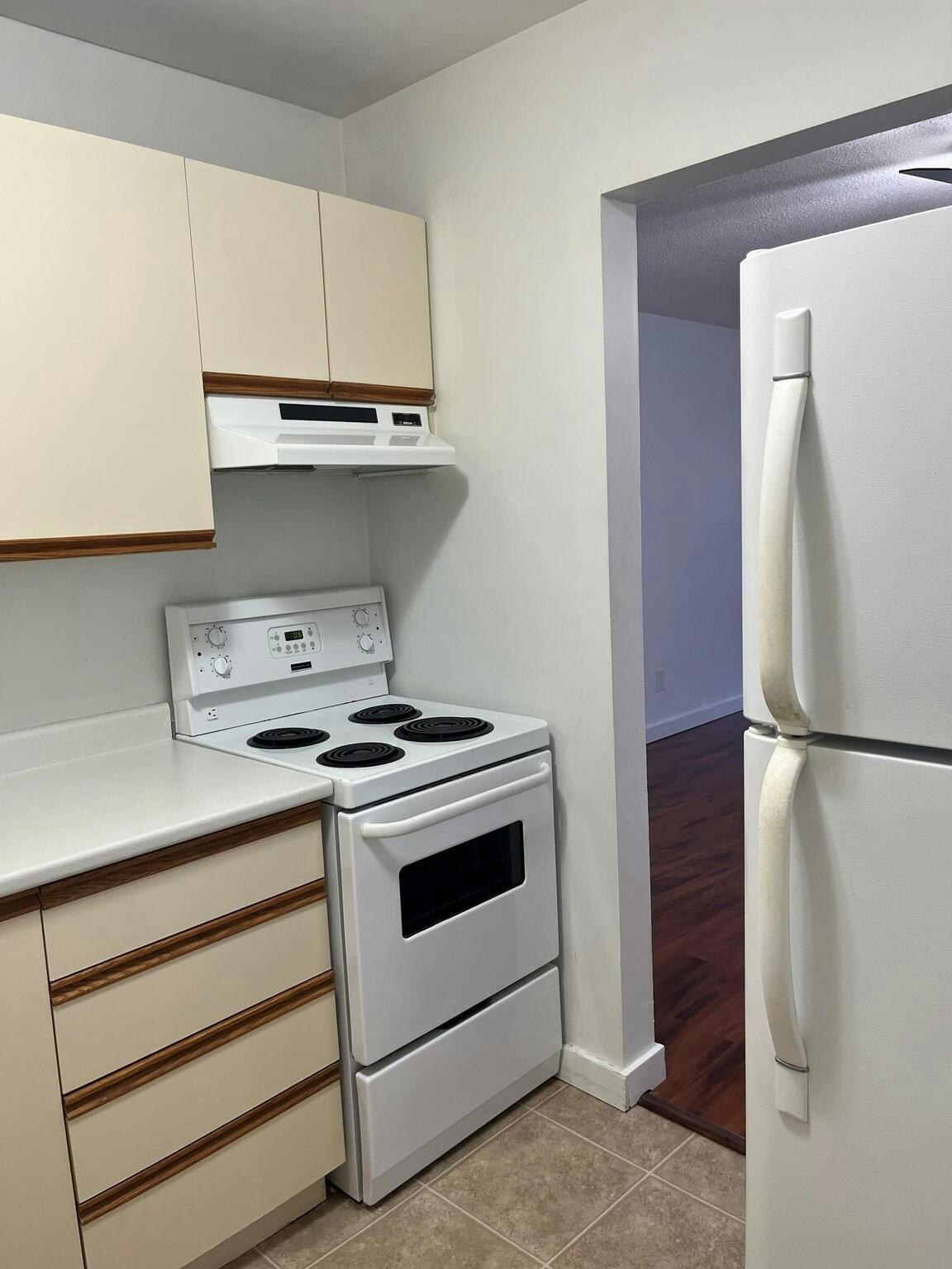 215-1345 Pandora Avenue, Victoria, BC, V8R 6N9 - 20