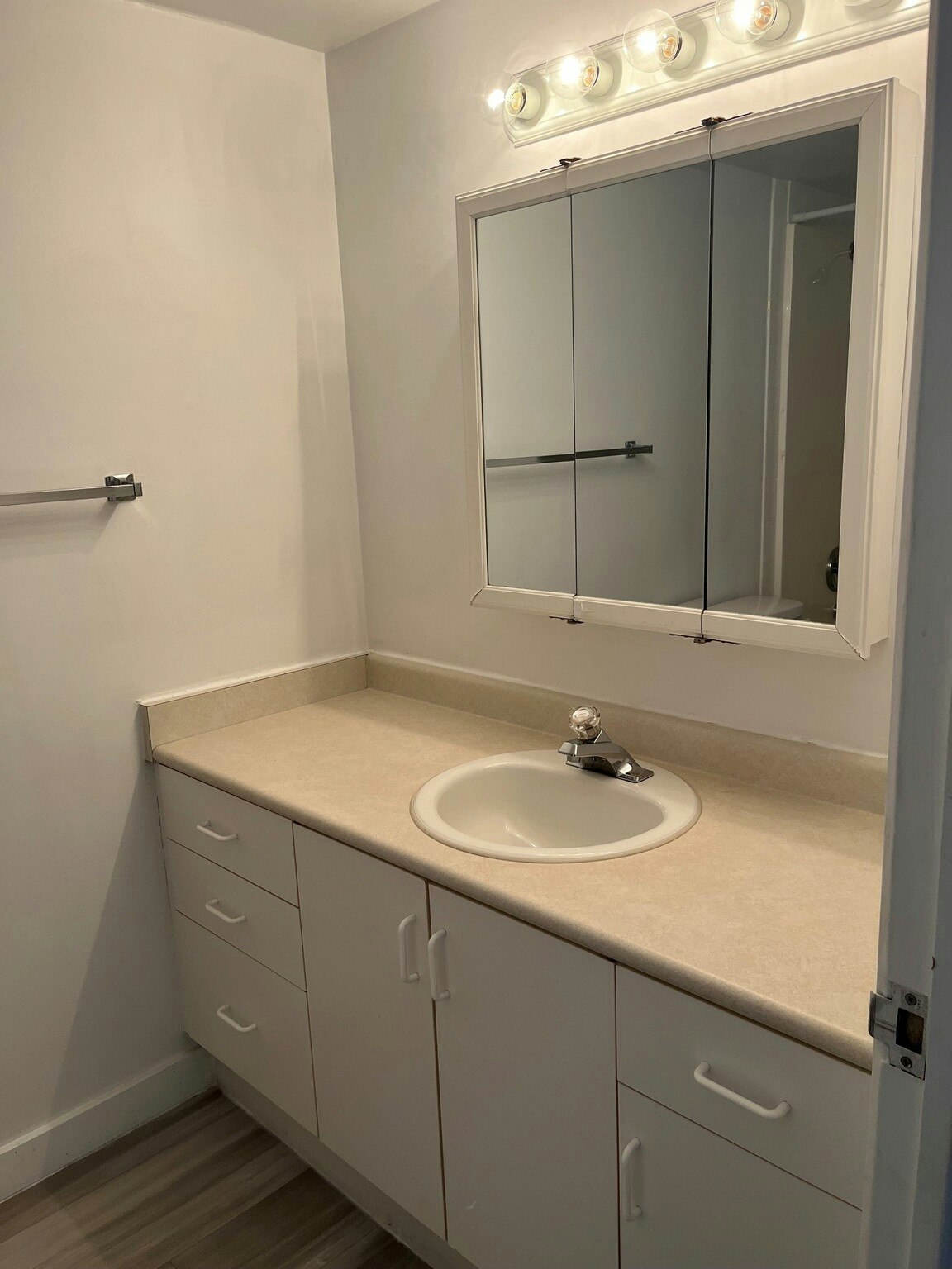 215-1345 Pandora Avenue, Victoria, BC, V8R 6N9 - 13