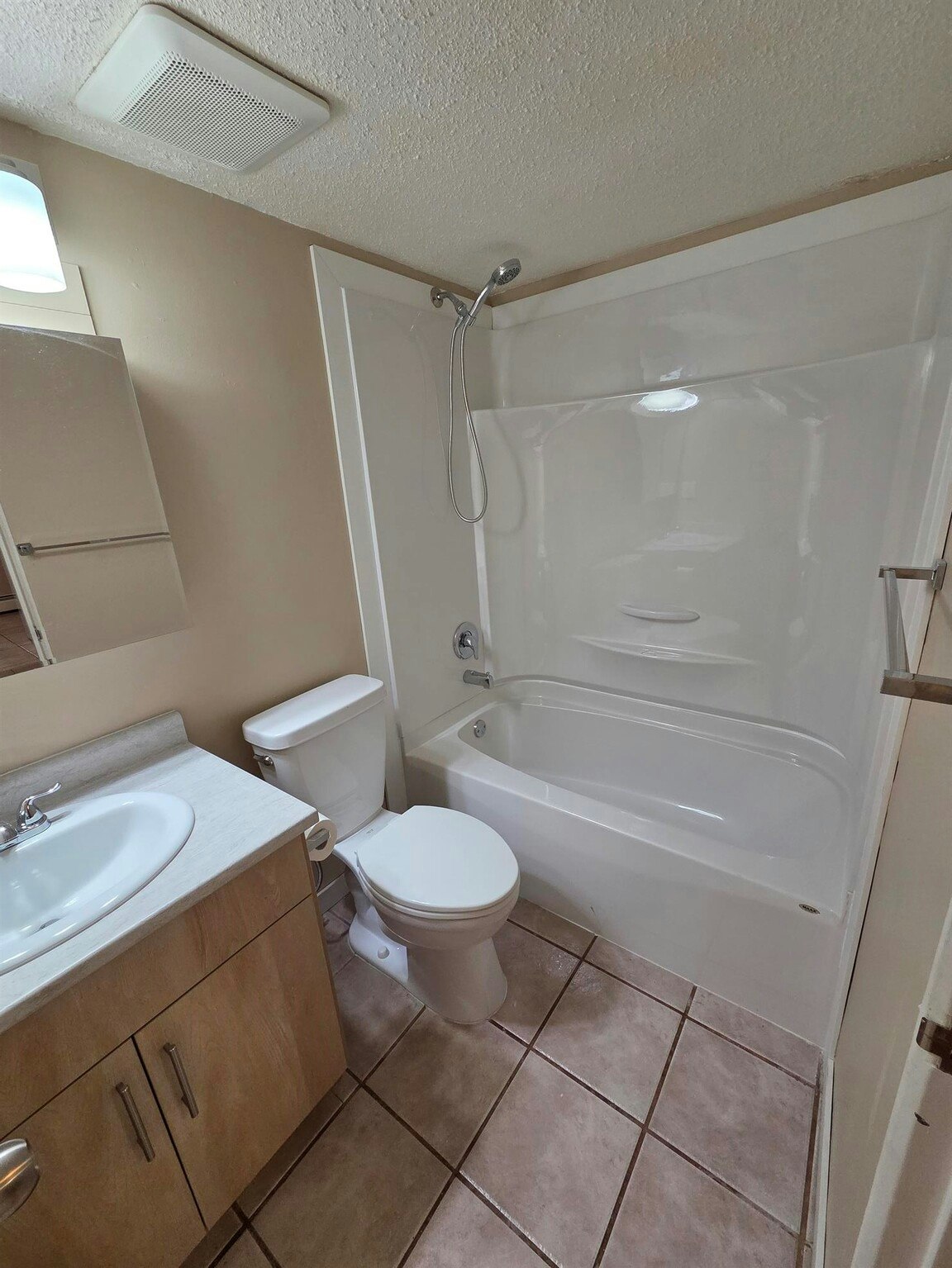 102-2541 Dingwall Street, Duncan, BC, V9L 2Y8 - 2