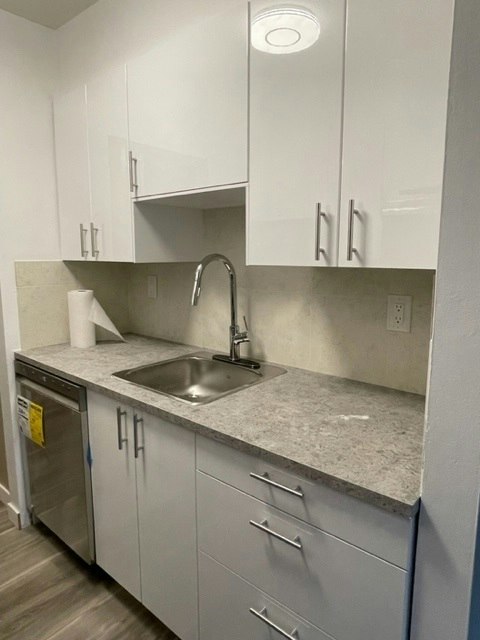 311-221 Seventh Street, New Westminster, BC, V3M 3K2