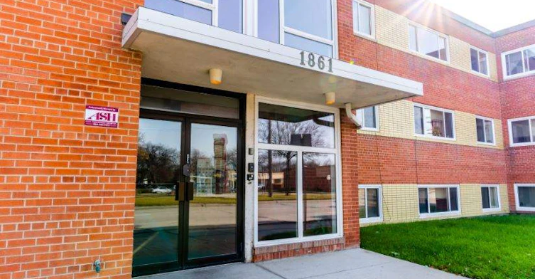 1861 Main Street, Winnipeg, MB, R2V 2A5 - 2