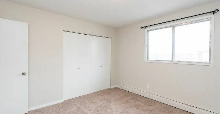 9725 119 Avenue NW, Edmonton, AB, T5G 0P9 - 5
