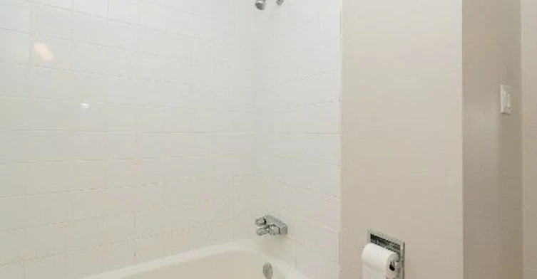 9725 119 Avenue NW, Edmonton, AB, T5G 0P9 - 6