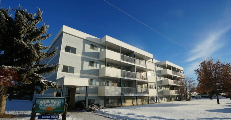 1304 1 Avenue, Wainwright, AB, T9W 1N1 - 2