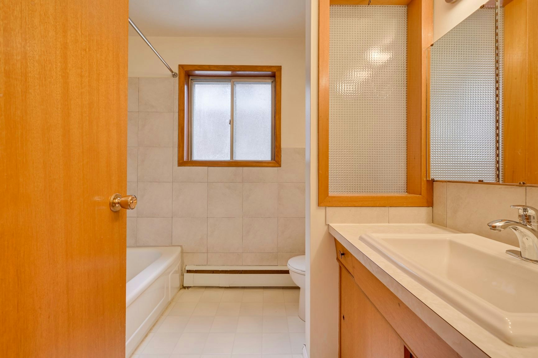 10008 86 Avenue, Edmonton, AB, T6E 2L9 - 3