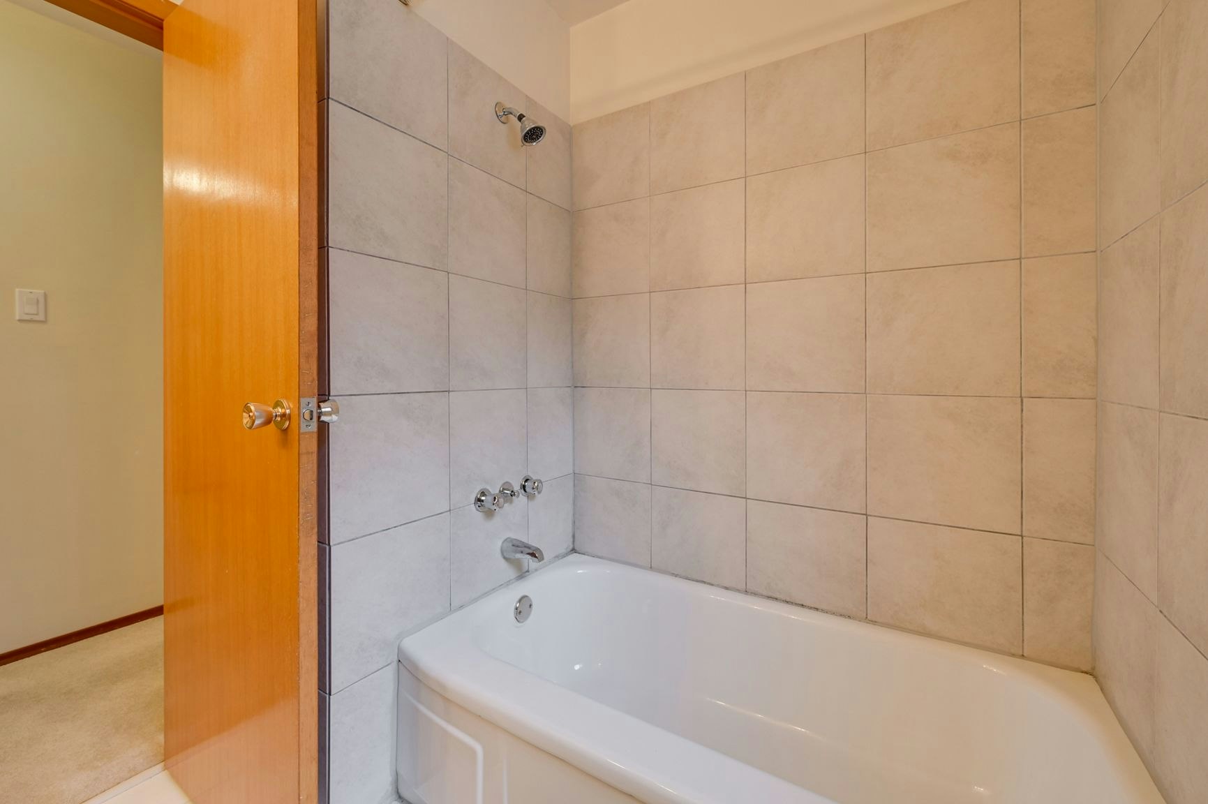 10008 86 Avenue, Edmonton, AB, T6E 2L9 - 4
