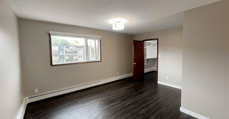 7-10008 86 Avenue, Edmonton, AB, T6E 2L9 - 12