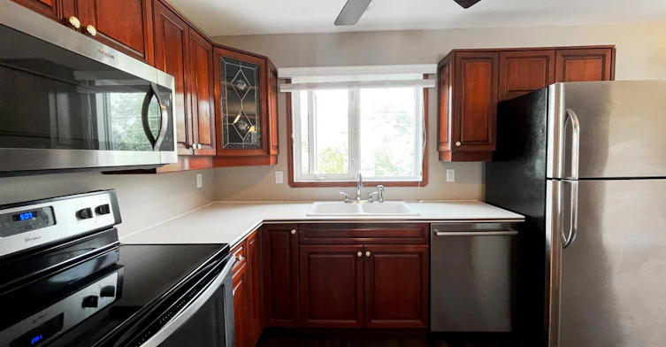 7-10008 86 Avenue, Edmonton, AB, T6E 2L9 - 3