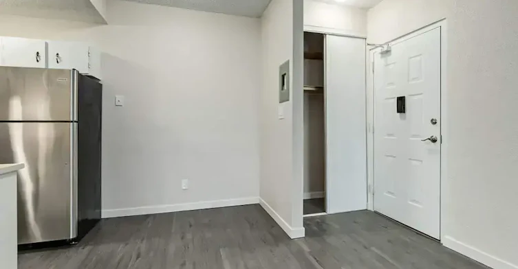 102-407 5 Avenue SE, Medicine Hat, AB, T1A 8C2 - 9