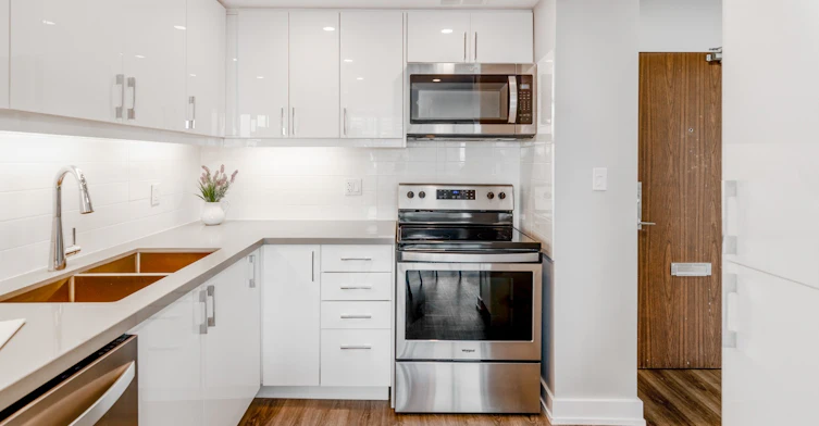 0810-1177 Bloor Street East, Mississauga, ON, L4Y 2N9 - 12