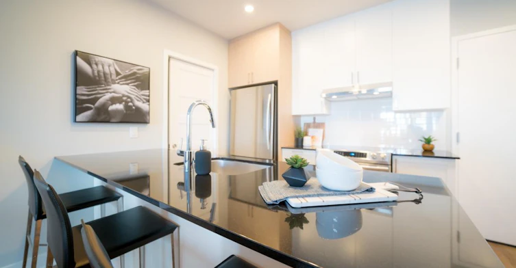 200 Avenue Dijon, Candiac, QC, J5R 0L9