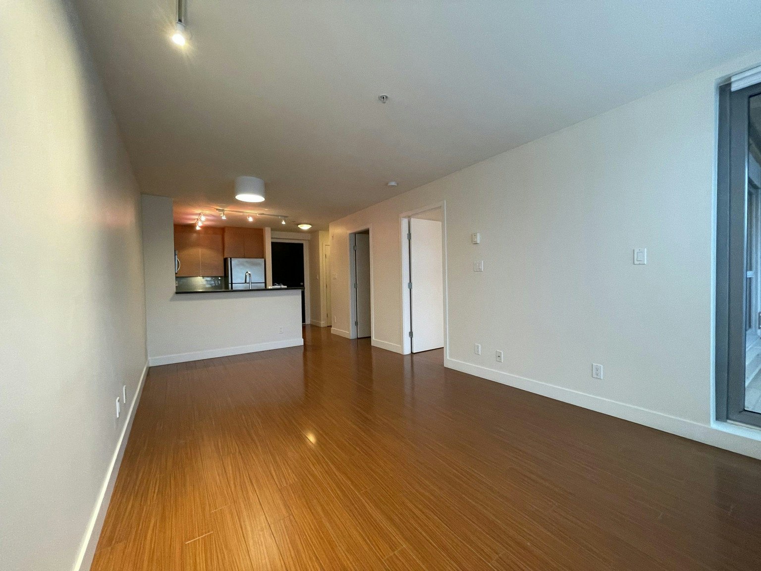 218-4453 Main Street, Vancouver, BC, V5V 0A2 - 4