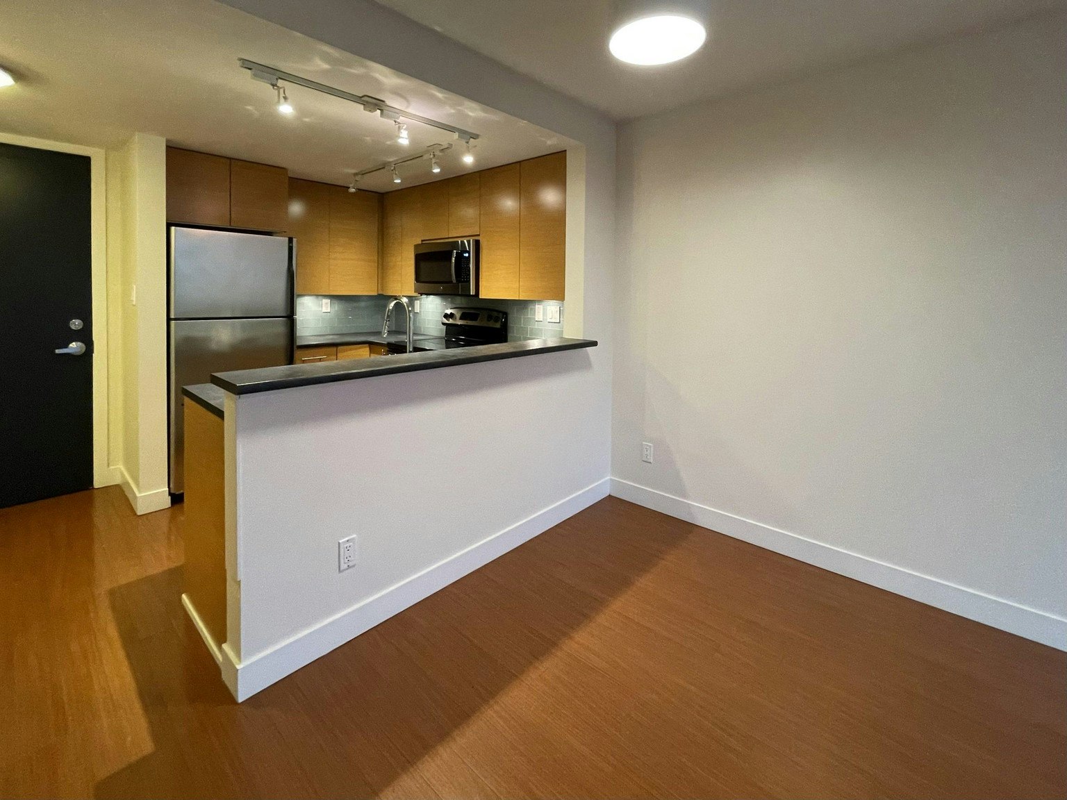 218-4453 Main Street, Vancouver, BC, V5V 0A2 - 3