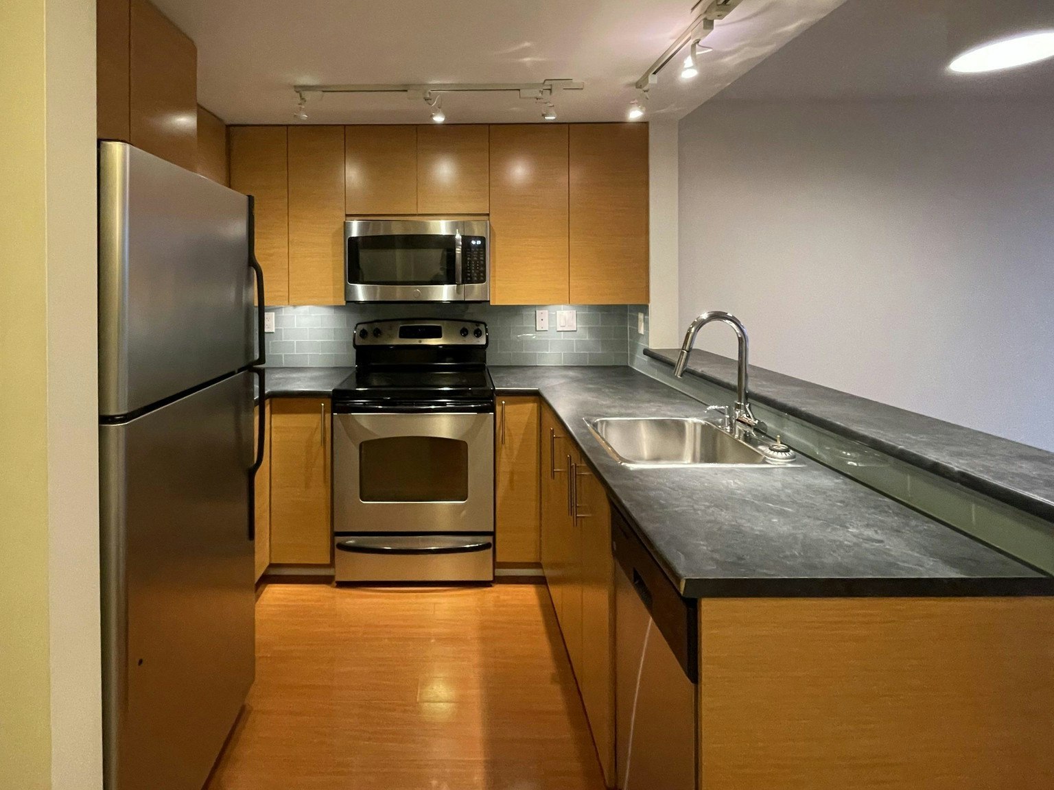 218-4453 Main Street, Vancouver, BC, V5V 0A2 - 2