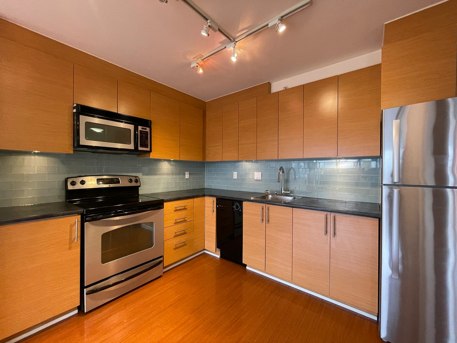 402-4453 Main Street, Vancouver, BC, V5V 0A2