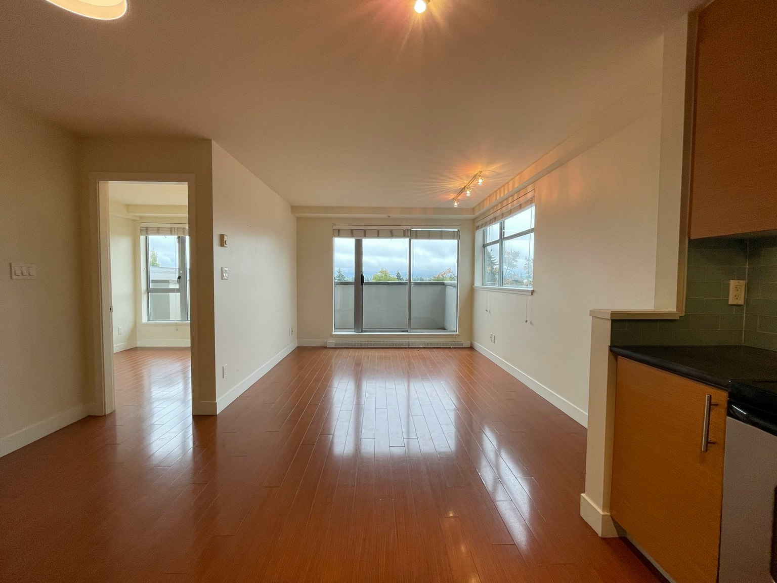 402-4453 Main Street, Vancouver, BC, V5V 0A2 - 7