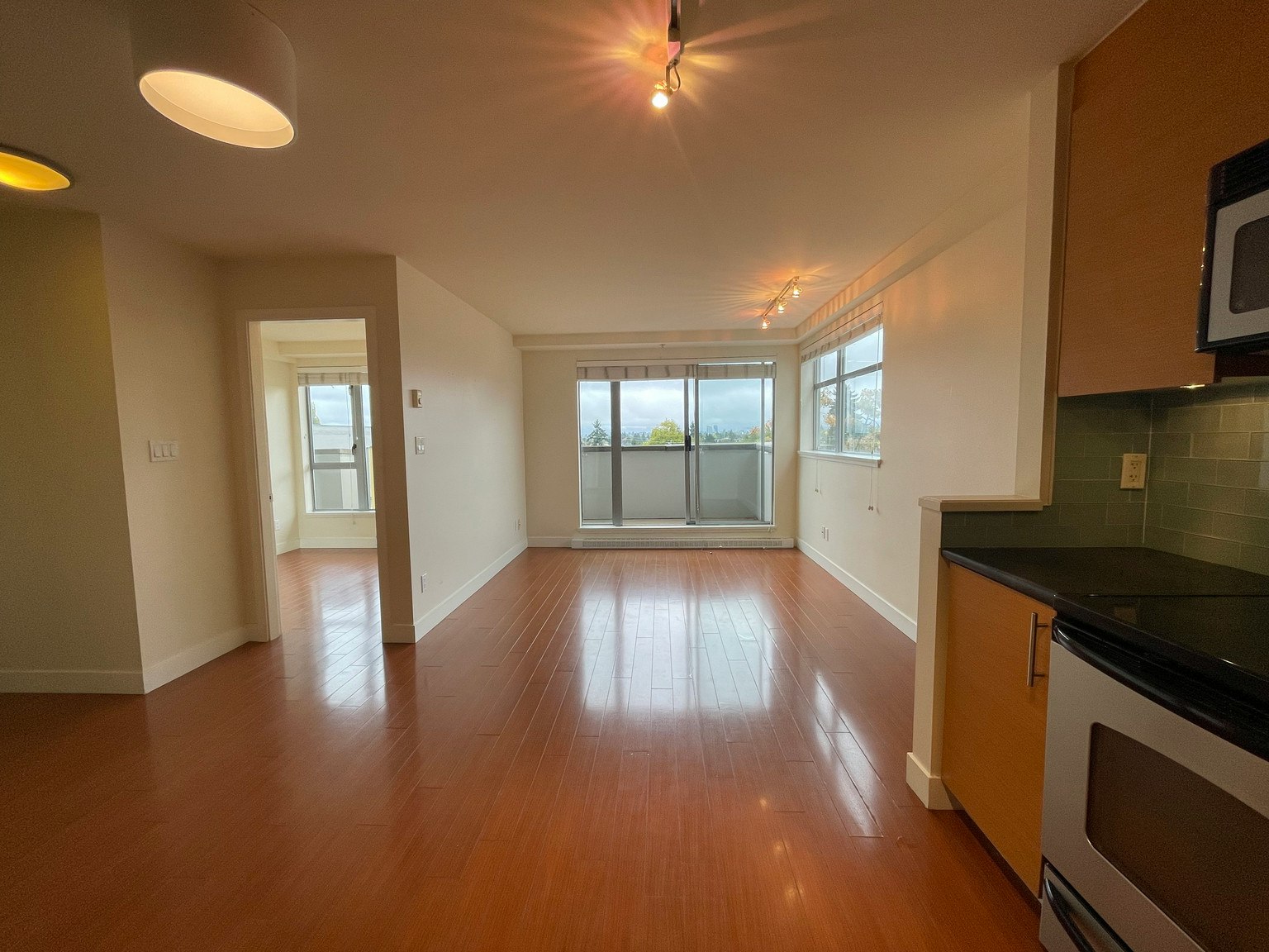 402-4453 Main Street, Vancouver, BC, V5V 0A2 - 6