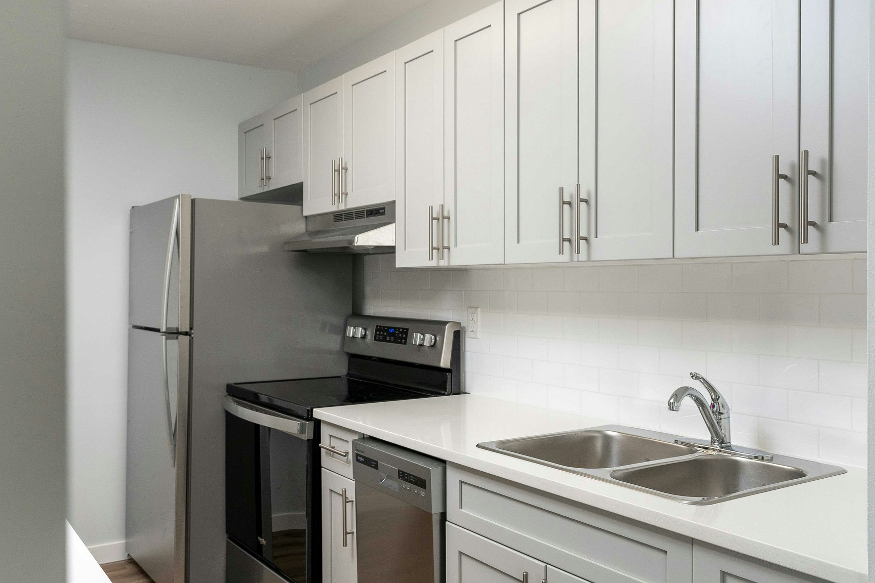 0212-1590 Henderson Highway, Winnipeg, MB, R2G 2B8 - 2