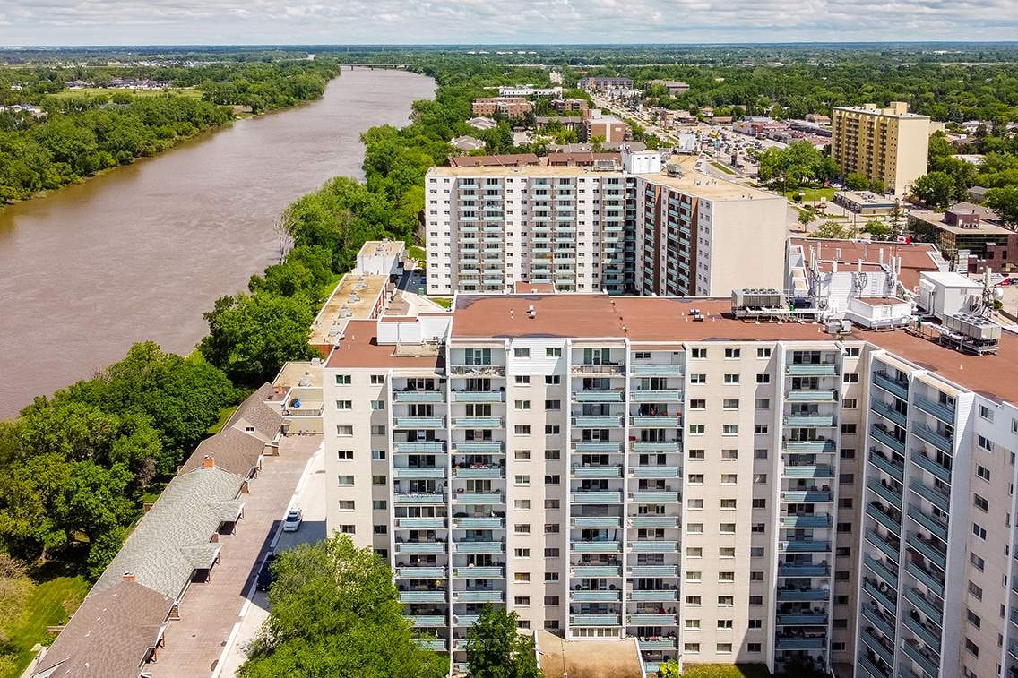 0519-1630 Henderson Highway, Winnipeg, MB, R2G 2B9 - 2
