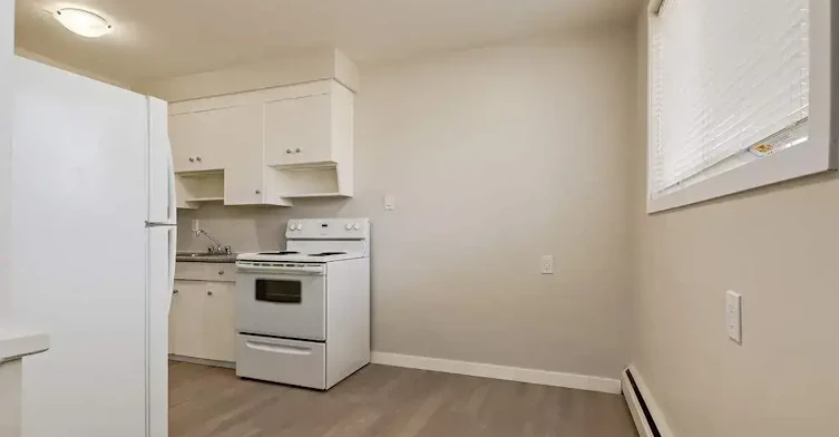 1-8115 123 Avenue NW, Edmonton, AB, T5B 1B4 - 11
