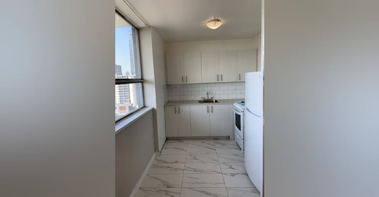 77 Howard Street, Toronto, ON, M4X 1J9 - 6