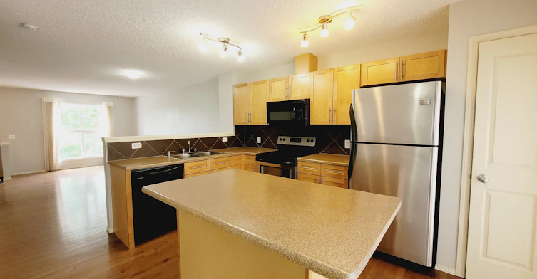 20-2051 Towne Centre Boulevard NW, Edmonton, AB, T6R 0G8 - 2