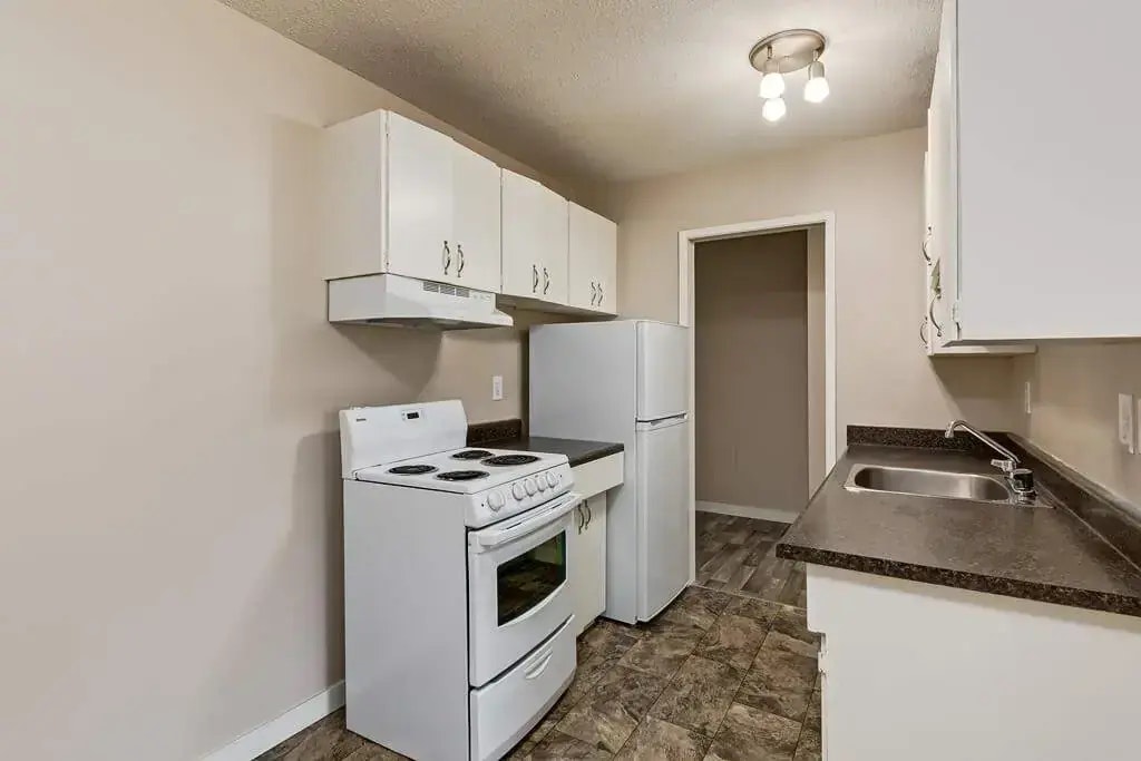 102-10829 113 Street NW, Edmonton, AB, T5H 3J1 - 5