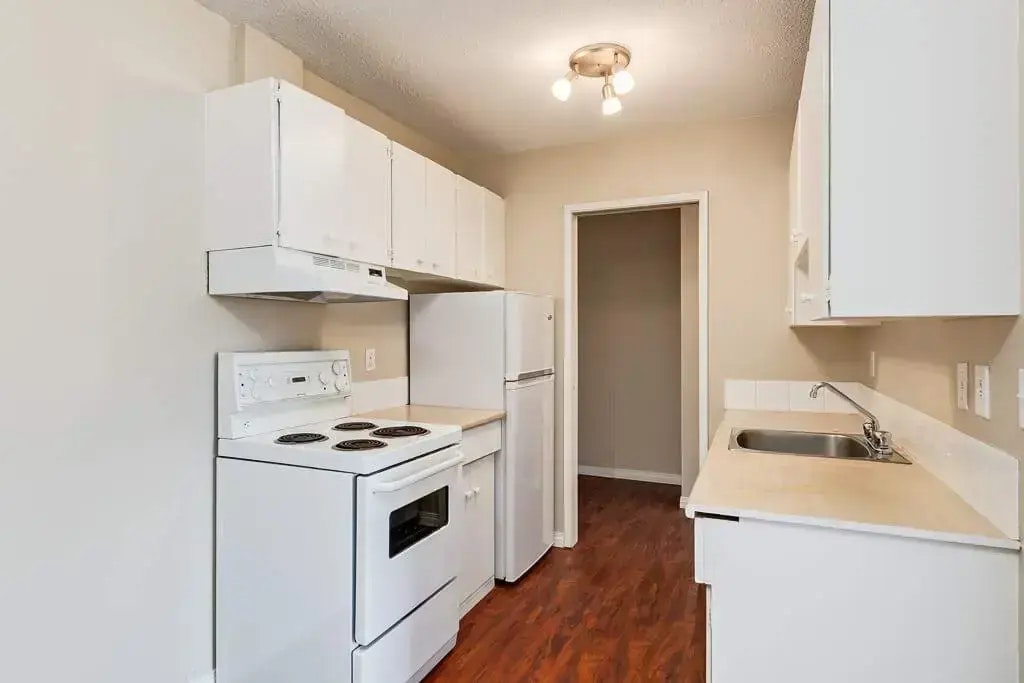 102-10829 113 Street NW, Edmonton, AB, T5H 3J1 - 9