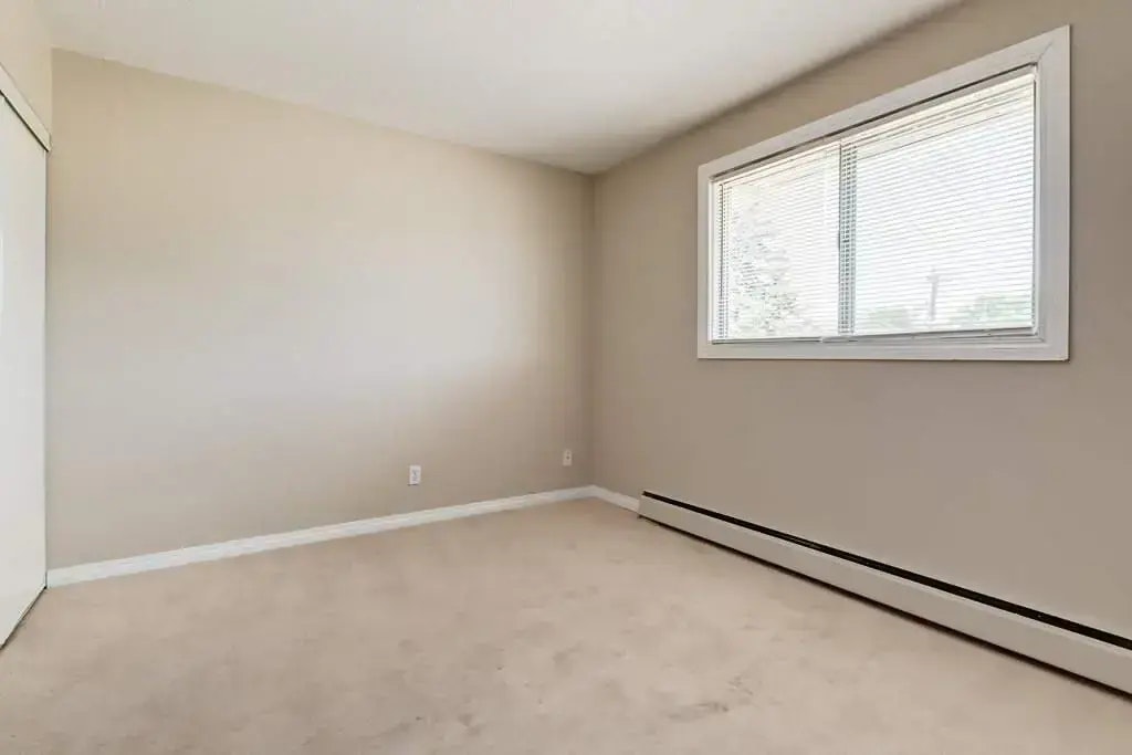 102-10829 113 Street NW, Edmonton, AB, T5H 3J1 - 12