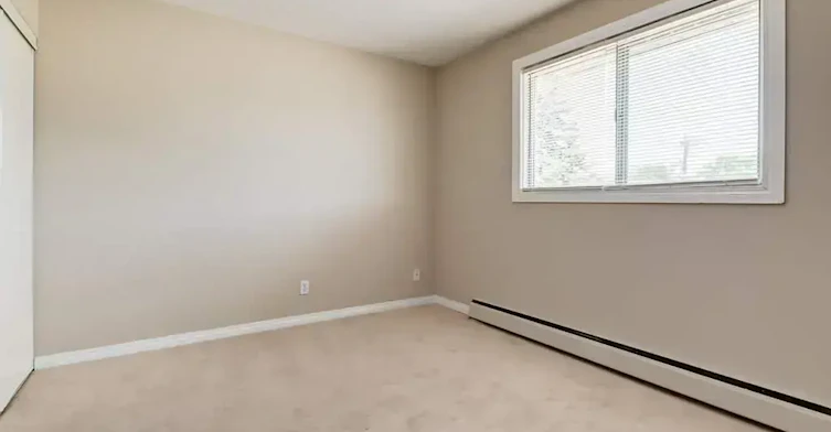102-10829 113 Street NW, Edmonton, AB, T5H 3J1 - 12