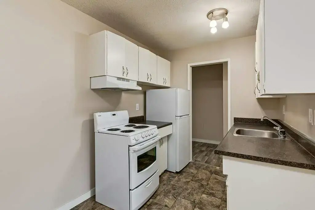 104-10829 113 Street NW, Edmonton, AB, T5H 3J1 - 5