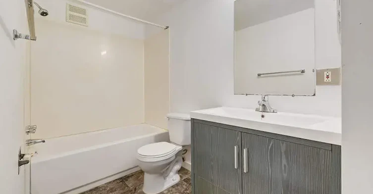 104-10829 113 Street NW, Edmonton, AB, T5H 3J1 - 6