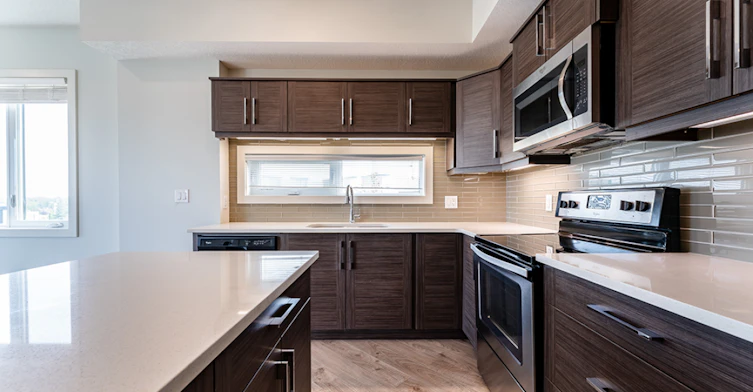 11189 Ellerslie Road, Edmonton, AB, T6W 3L8