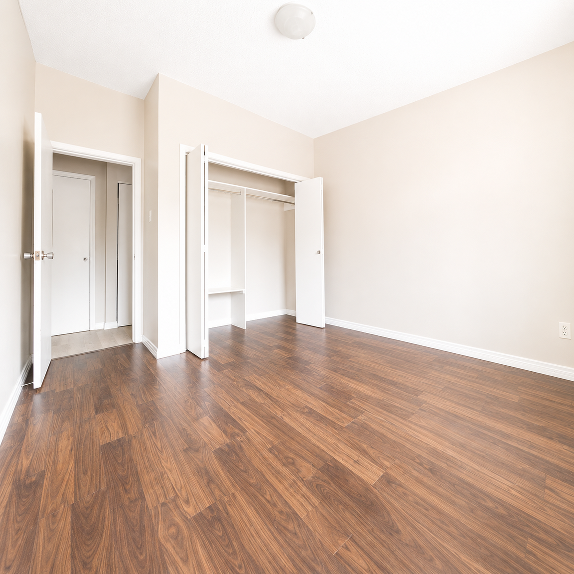 7010 101 Avenue, Edmonton, AB, T6A 0H7 - 6