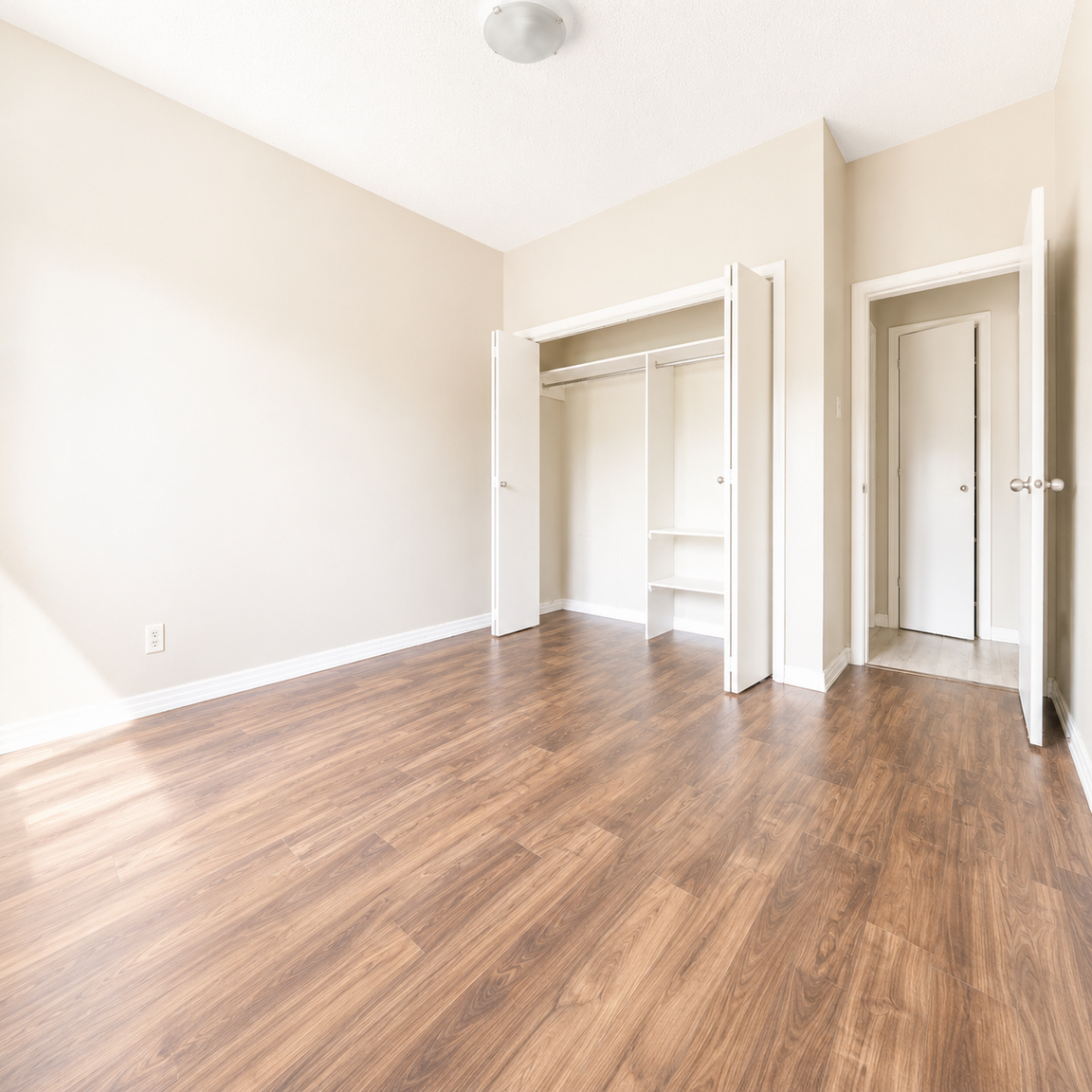 7010 101 Avenue, Edmonton, AB, T6A 0H7 - 5