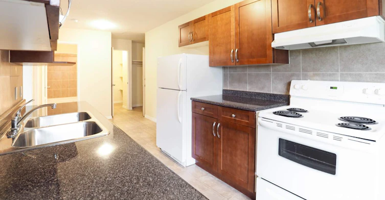 10712 University Avenue, Edmonton, AB, T6E 4P9 - 3