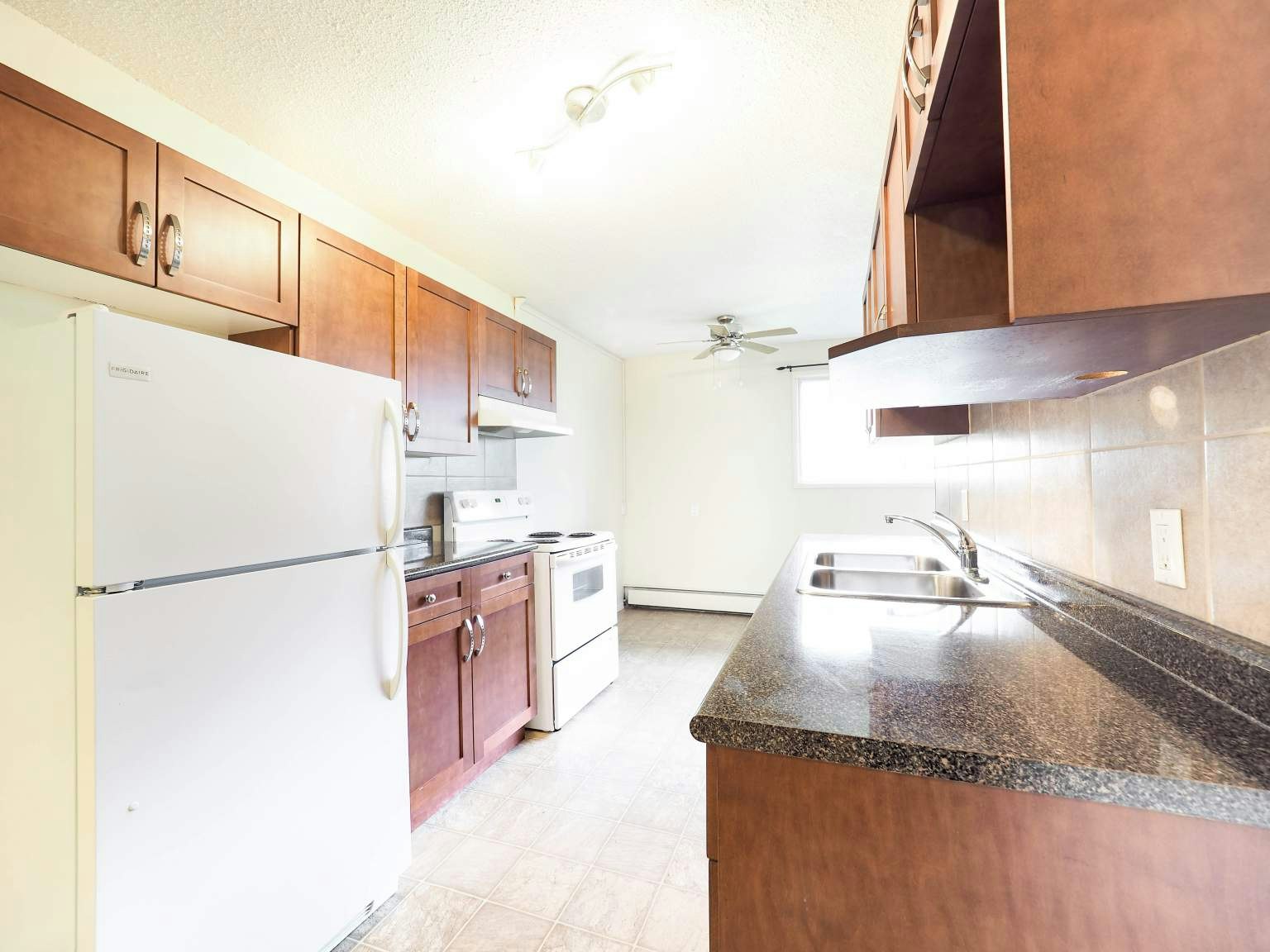 10712 University Avenue, Edmonton, AB, T6E 4P9 - 4