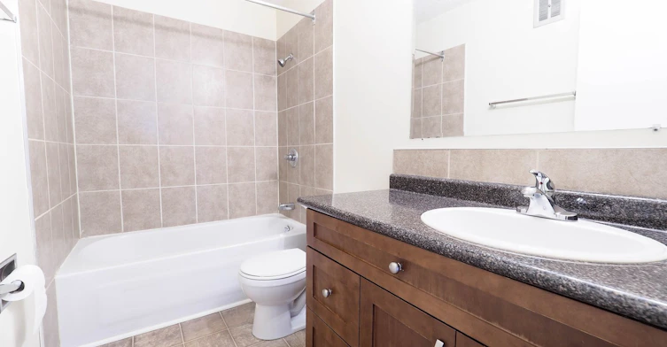 10712 University Avenue, Edmonton, AB, T6E 4P9 - 5